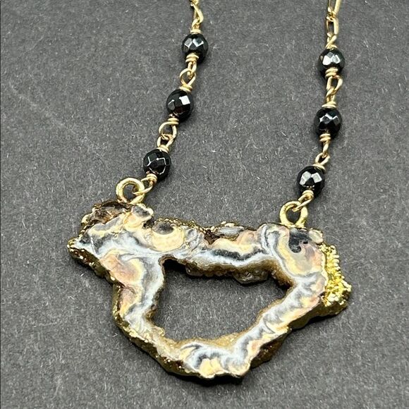 Raw Geode Agate Slice Pendant Necklace Gold Filled Chain Clasp - Picture 3 of 9